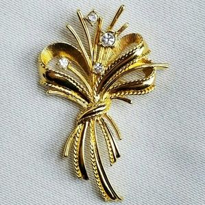 Vintage Gold Flower Brooch